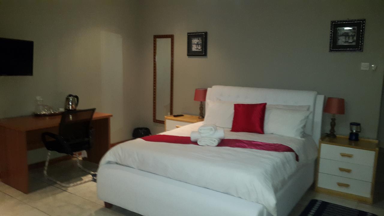 Tintech Bed & Breakfast Francistown Eksteriør billede
