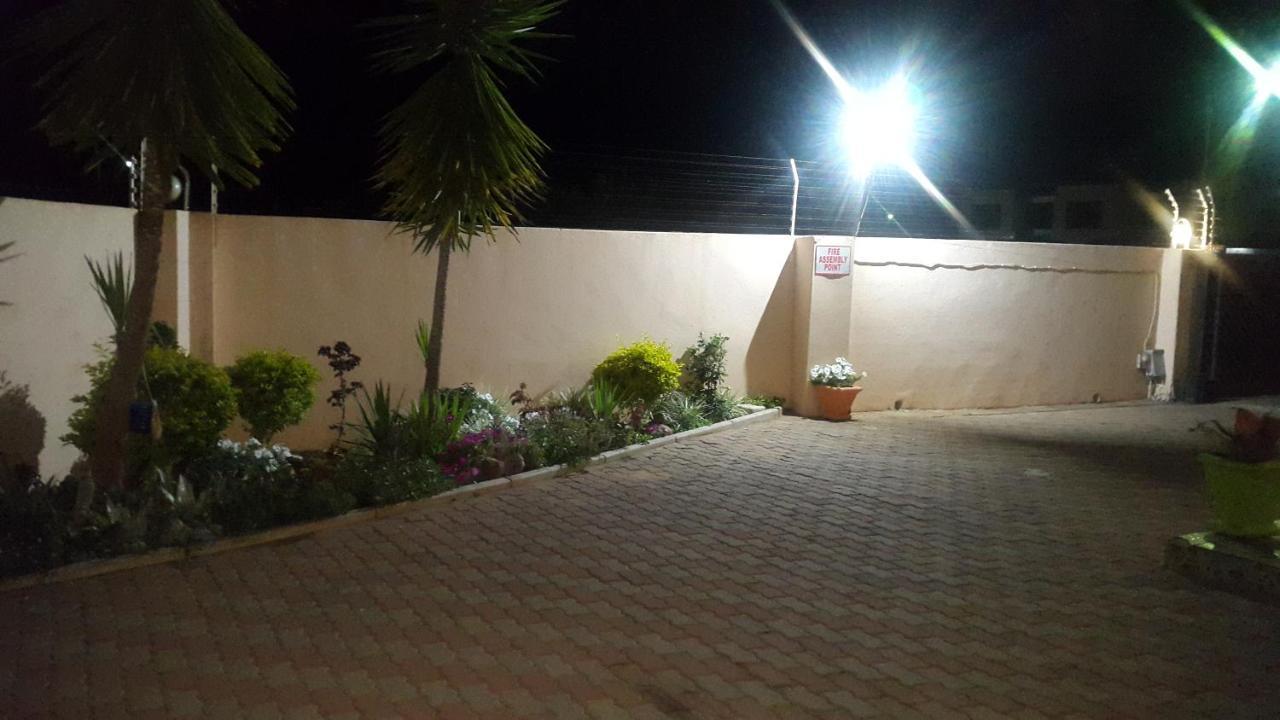 Tintech Bed & Breakfast Francistown Eksteriør billede